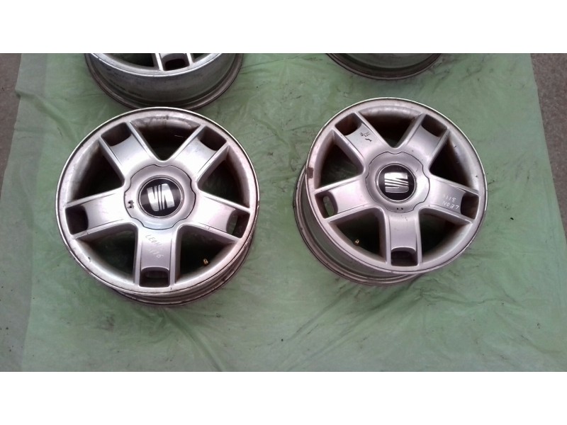 Recambio de juego llantas para seat leon (1m1) stella referencia OEM IAM 1M0601 6XJ15H2 ET 38
