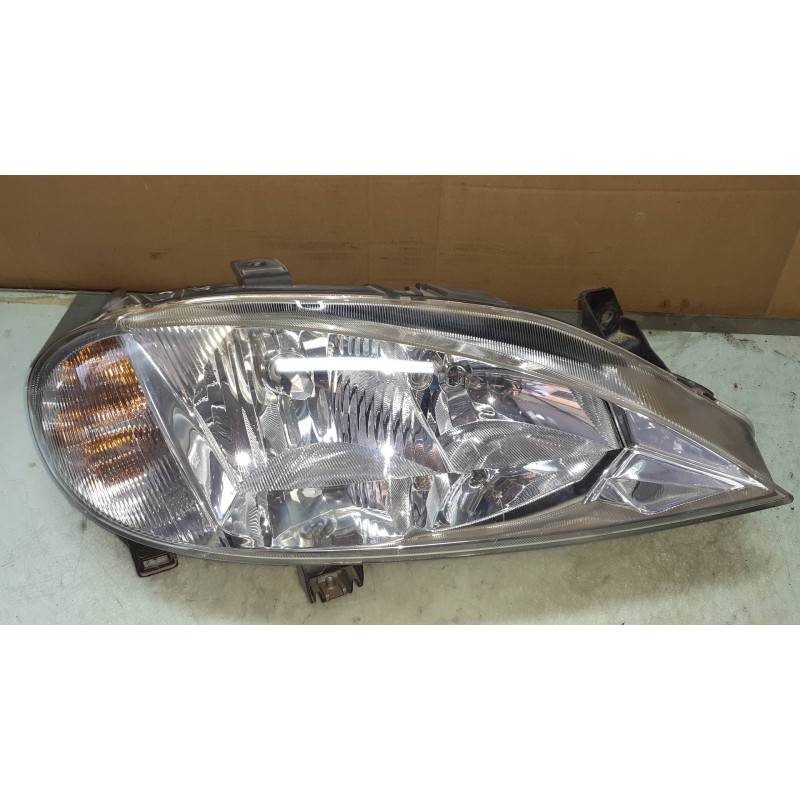 Recambio de faro derecho para renault megane i classic (la0) 1.9 dti alize referencia OEM IAM 7701047180  VALEO
