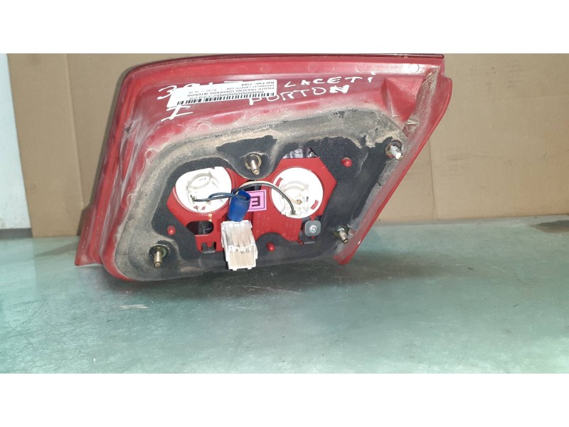 Recambio de piloto trasero izquierdo interior para chevrolet lacetti cdx referencia OEM IAM 1156  