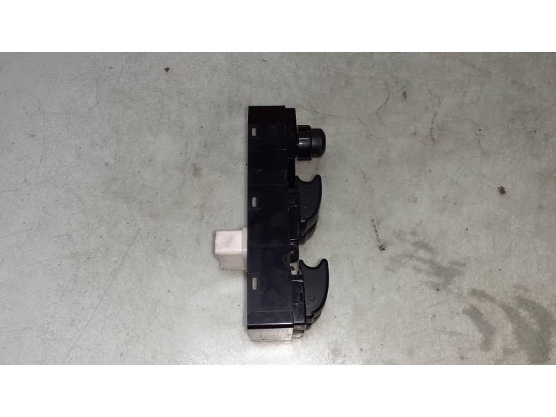 Recambio de mando elevalunas delantero izquierdo para chevrolet lacetti cdx referencia OEM IAM 621W04460  CONECTOR 14 PINES