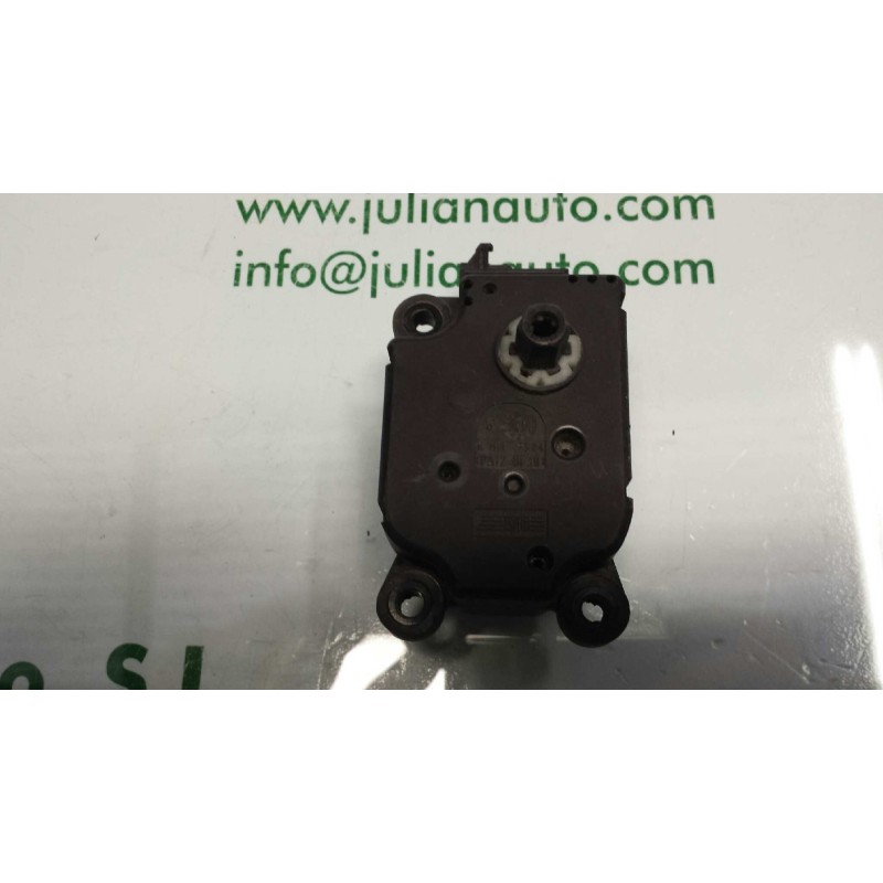 Recambio de motor calefaccion para mercedes-benz clase c (w203) berlina referencia OEM IAM A2038201642 EAB501 BEHR