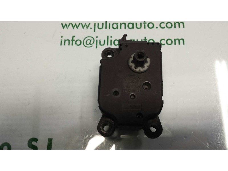 Recambio de motor calefaccion para mercedes-benz clase c (w203) berlina referencia OEM IAM A2038201642 EAB501 BEHR