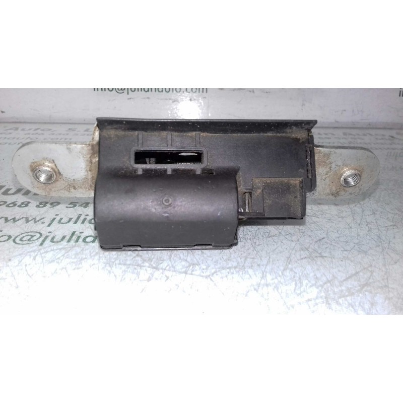 Recambio de cerradura maletero / porton para opel corsa d ´´111 years´´ referencia OEM IAM 55701971  