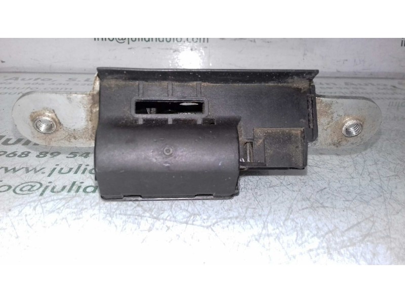 Recambio de cerradura maletero / porton para opel corsa d ´´111 years´´ referencia OEM IAM 55701971  