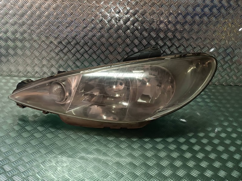 Recambio de faro izquierdo para peugeot 206 berlina xs-line referencia OEM IAM 9628666880 89001771 