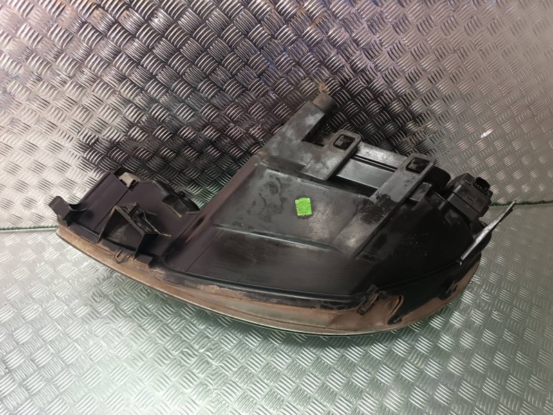 Recambio de faro derecho para peugeot 206 berlina xs-line referencia OEM IAM 89000520  