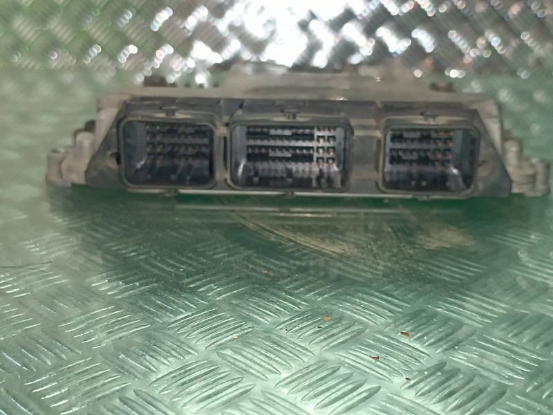 Recambio de centralita motor uce para peugeot 206 berlina xs-line referencia OEM IAM 9663475680 0281012528 BOSCH