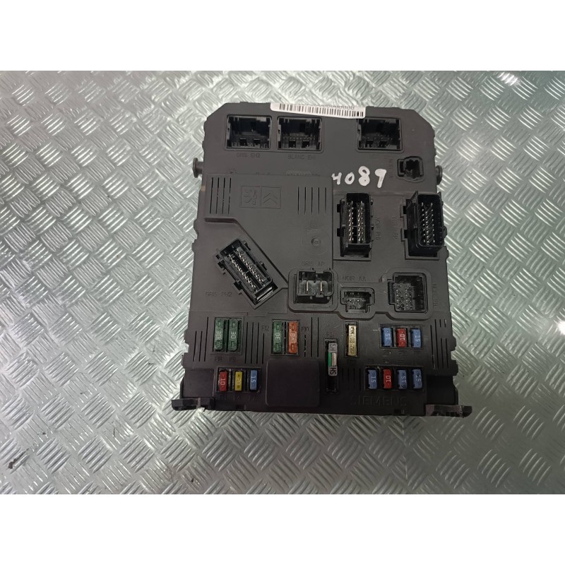 Recambio de caja reles / fusibles para peugeot 206 berlina xs-line referencia OEM IAM 9657999780 BSI E02 00 SIEMENS