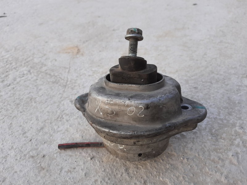 Recambio de soporte motor izquierdo para bmw x5 (e53) 3.0d referencia OEM IAM 109699701  