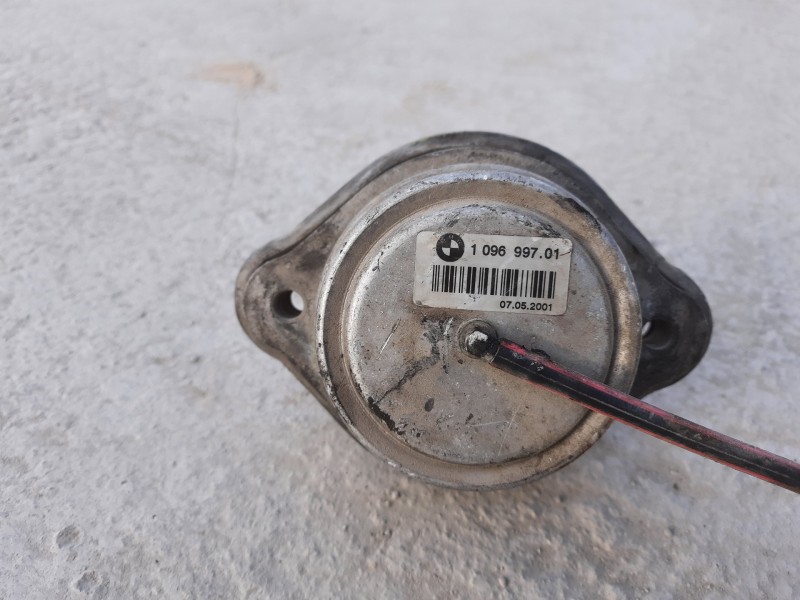 Recambio de soporte motor izquierdo para bmw x5 (e53) 3.0d referencia OEM IAM 109699701  