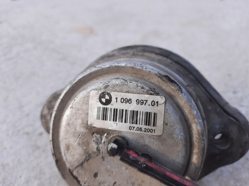Recambio de soporte motor izquierdo para bmw x5 (e53) 3.0d referencia OEM IAM 109699701  