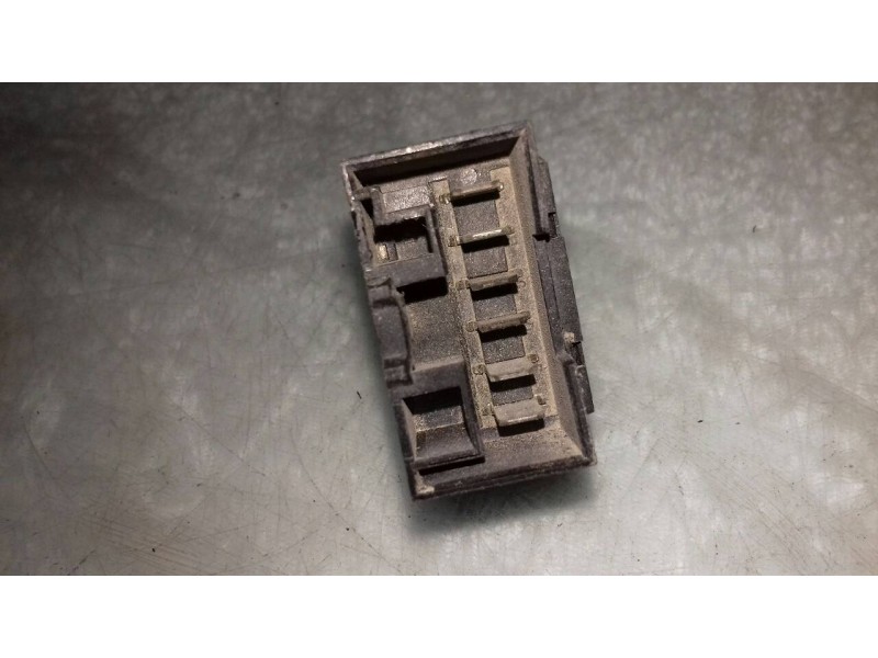 Recambio de mando elevalunas delantero izquierdo para lancia lybra berlina 2.0 lx referencia OEM IAM A223  