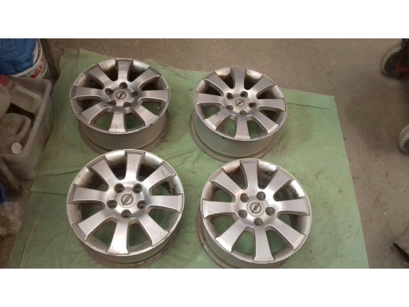 Recambio de juego llantas para opel astra h berlina essentia referencia OEM IAM 551290562 6.5JX15H2 ET35