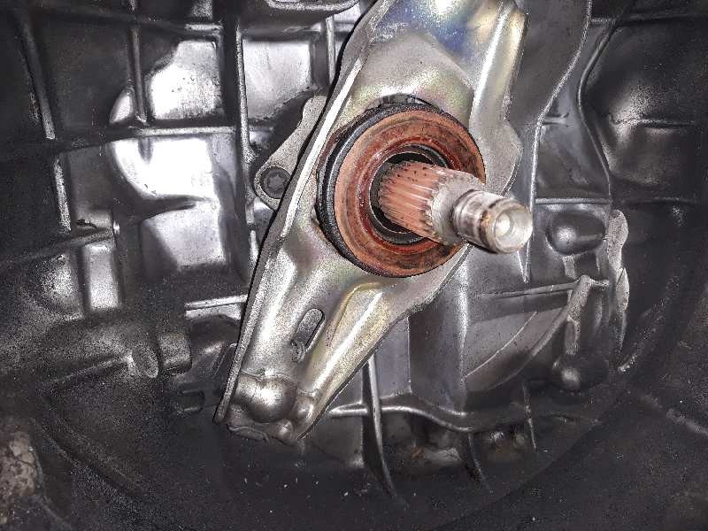 Recambio de caja cambios para volkswagen passat berlina (3b2) comfortline referencia OEM IAM DUK  5 VELOCIDADES