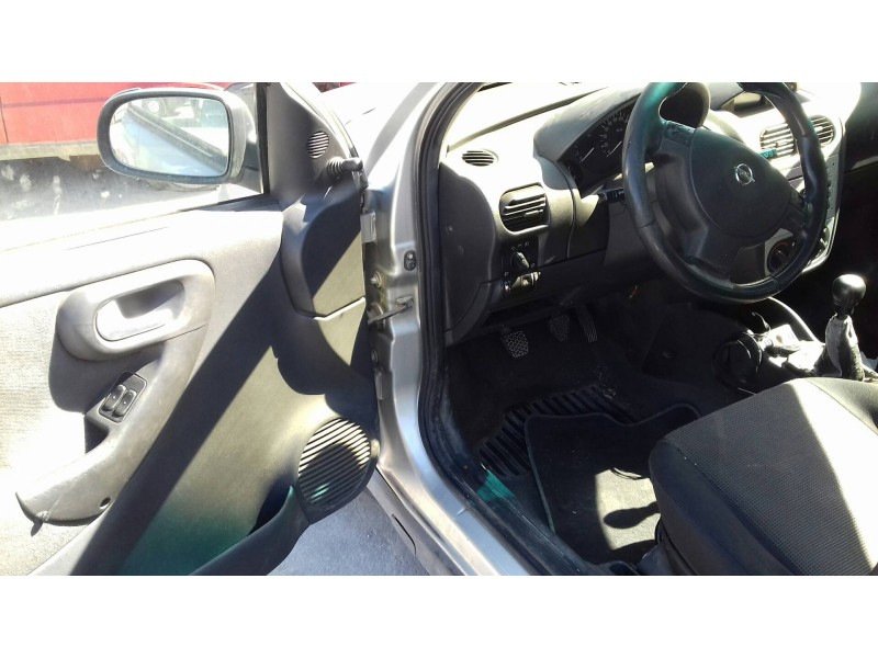 opel corsa c del año 2004