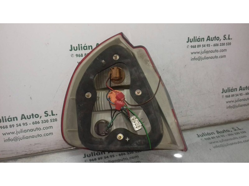 Recambio de piloto trasero derecho para mitsubishi carisma berlina 4 (da0) 1900 gl referencia OEM IAM 151086  