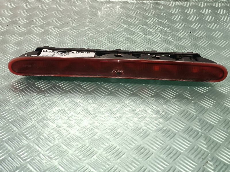 Recambio de luz central de freno para peugeot 206 berlina xs-line referencia OEM IAM E27168  