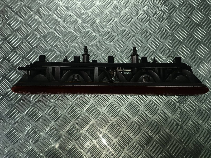 Recambio de luz central de freno para peugeot 206 berlina xs-line referencia OEM IAM E27168  