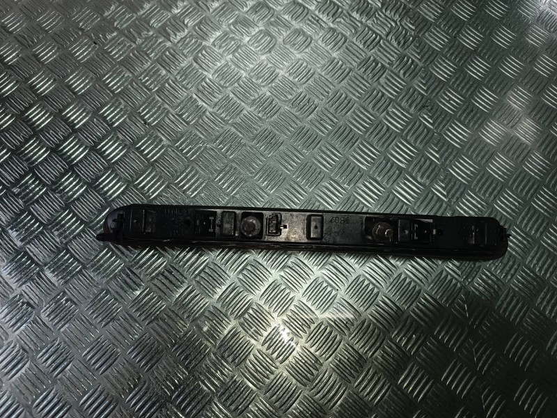 Recambio de luz central de freno para peugeot 206 berlina xs-line referencia OEM IAM E27168  