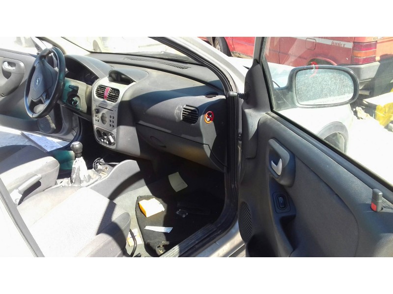 opel corsa c del año 2004