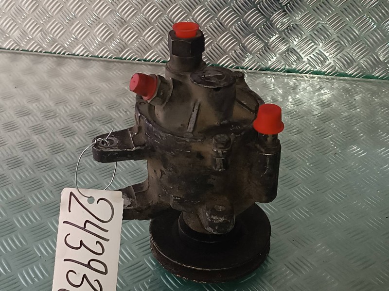 Recambio de bomba direccion para ford sierra turnier finess referencia OEM IAM RE3048  