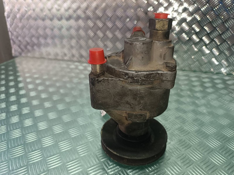 Recambio de bomba direccion para ford sierra turnier finess referencia OEM IAM RE3048  