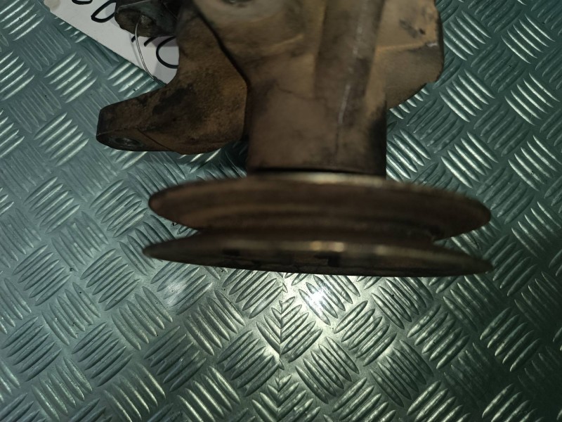 Recambio de bomba direccion para ford sierra turnier finess referencia OEM IAM RE3048  