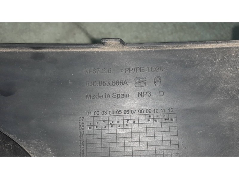 Recambio de rejilla paragolpes derecha para seat ibiza (6j5) sport referencia OEM IAM 6J0853666A  