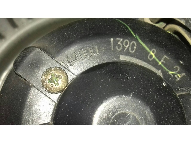 Recambio de ventilador calefaccion para toyota prius (nhw20) basis referencia OEM IAM 194001390 DENSO 2 PINES