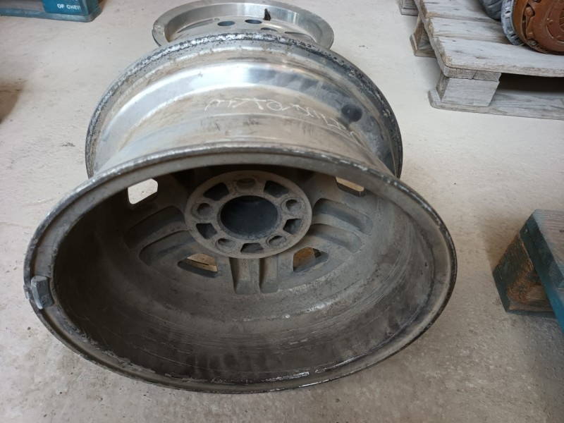 Recambio de juego llantas para chrysler jeep cherokee (j) 2.5 td referencia OEM IAM 8F8952003368 16X7J5 