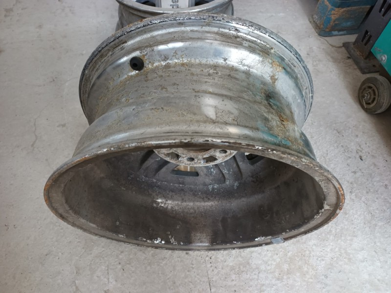 Recambio de juego llantas para chrysler jeep cherokee (j) 2.5 td referencia OEM IAM 8F8952003368 16X7J5 