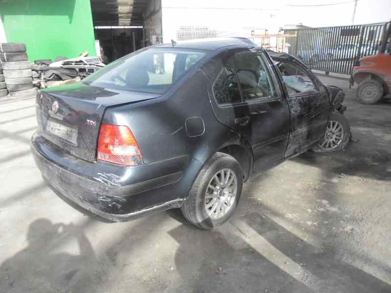 volkswagen bora berlina (1j2) del año 2003