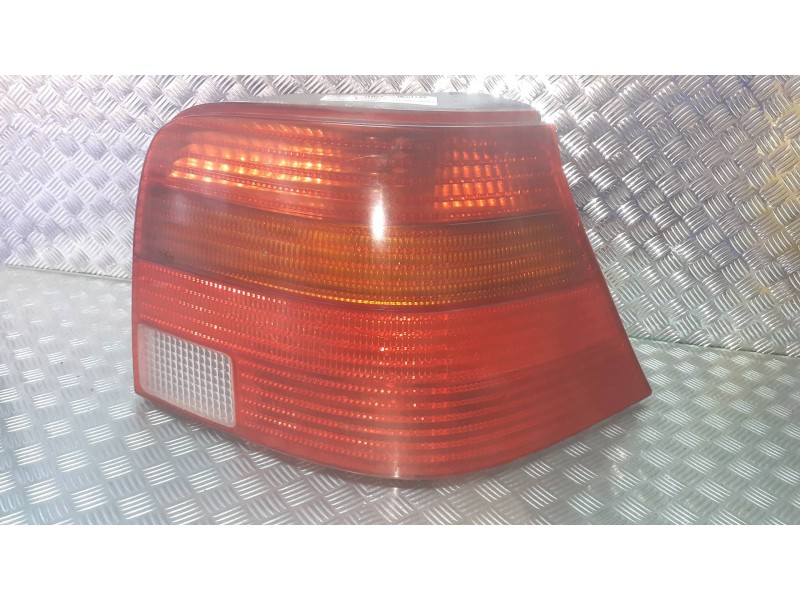 Recambio de piloto trasero derecho para volkswagen golf iv berlina (1j1) conceptline 4motion referencia OEM IAM 1J6945096Q  