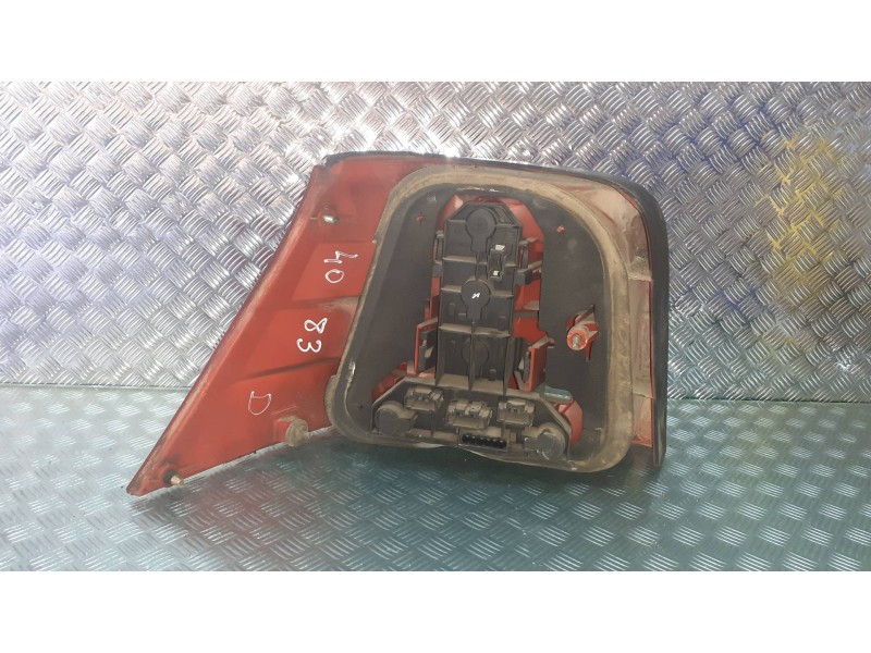 Recambio de piloto trasero derecho para volkswagen golf iv berlina (1j1) conceptline 4motion referencia OEM IAM 1J6945096Q  