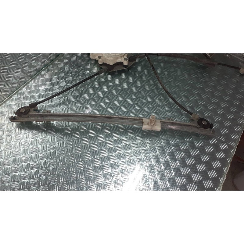 Recambio de elevalunas delantero derecho para volkswagen golf iv berlina (1j1) conceptline 4motion referencia OEM IAM 7746002101