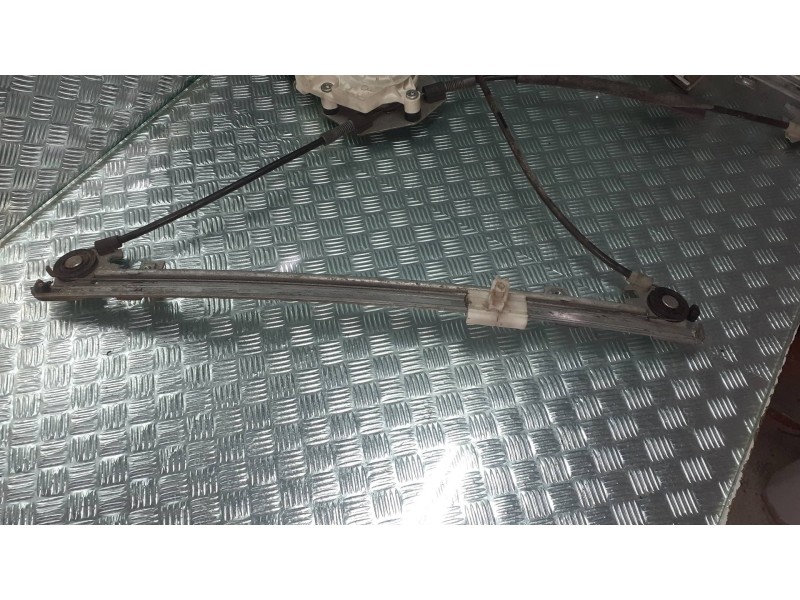 Recambio de elevalunas delantero derecho para volkswagen golf iv berlina (1j1) conceptline 4motion referencia OEM IAM 7746002101