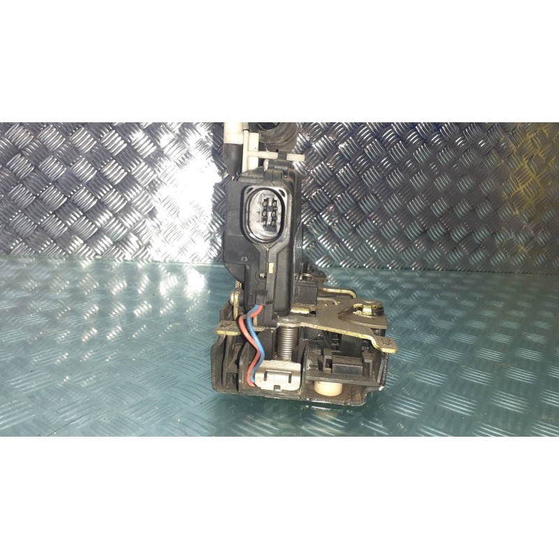 Recambio de cerradura puerta trasera izquierda para volkswagen golf iv berlina (1j1) conceptline 4motion referencia OEM IAM 3B48