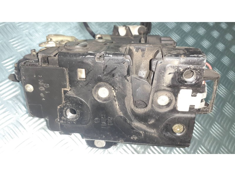 Recambio de cerradura puerta trasera izquierda para volkswagen golf iv berlina (1j1) conceptline 4motion referencia OEM IAM 3B48