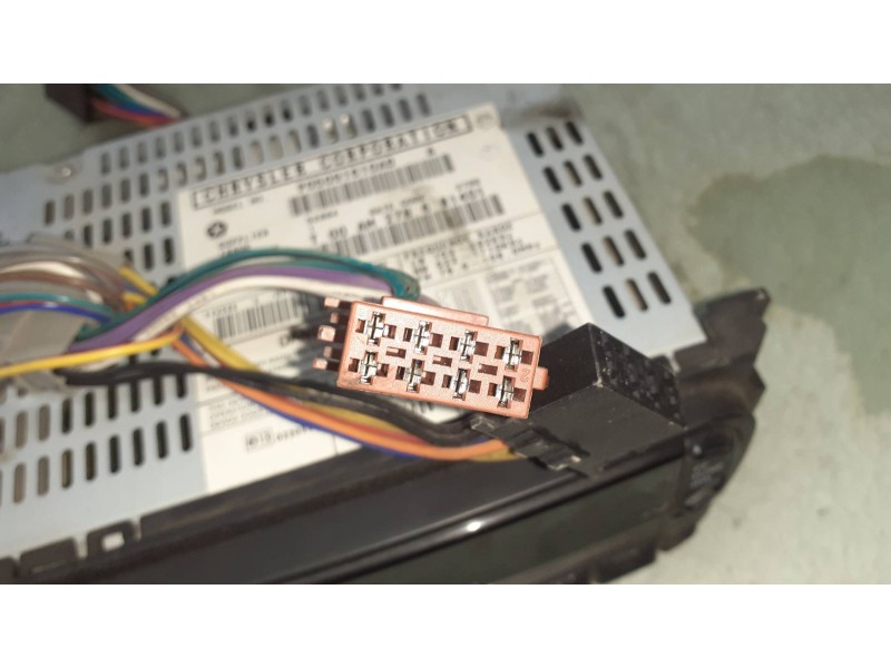 Recambio de sistema audio / radio cd para chrysler voyager (rg) 2.5 crd executive referencia OEM IAM P05091610AD  