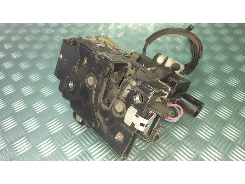 Recambio de cerradura puerta trasera izquierda para volkswagen golf iv berlina (1j1) conceptline 4motion referencia OEM IAM 3B48