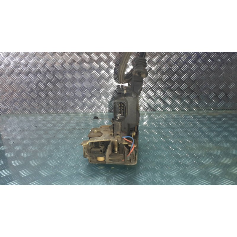 Recambio de cerradura puerta delantera derecha para volkswagen golf iv berlina (1j1) conceptline 4motion referencia OEM IAM 1J48