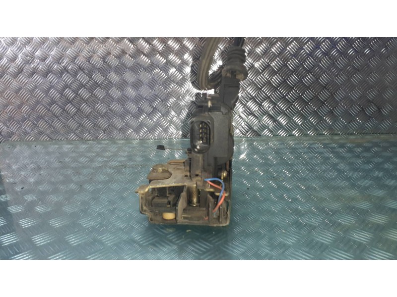 Recambio de cerradura puerta delantera derecha para volkswagen golf iv berlina (1j1) conceptline 4motion referencia OEM IAM 1J48