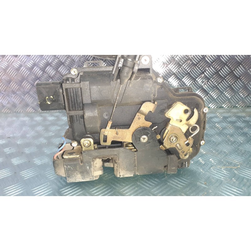 Recambio de cerradura puerta delantera derecha para volkswagen golf iv berlina (1j1) conceptline 4motion referencia OEM IAM 1J48