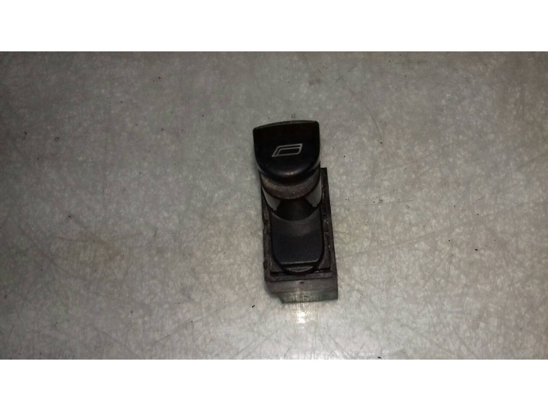 Recambio de mando elevalunas delantero derecho para lancia lybra berlina 1.9 jtd referencia OEM IAM A223  