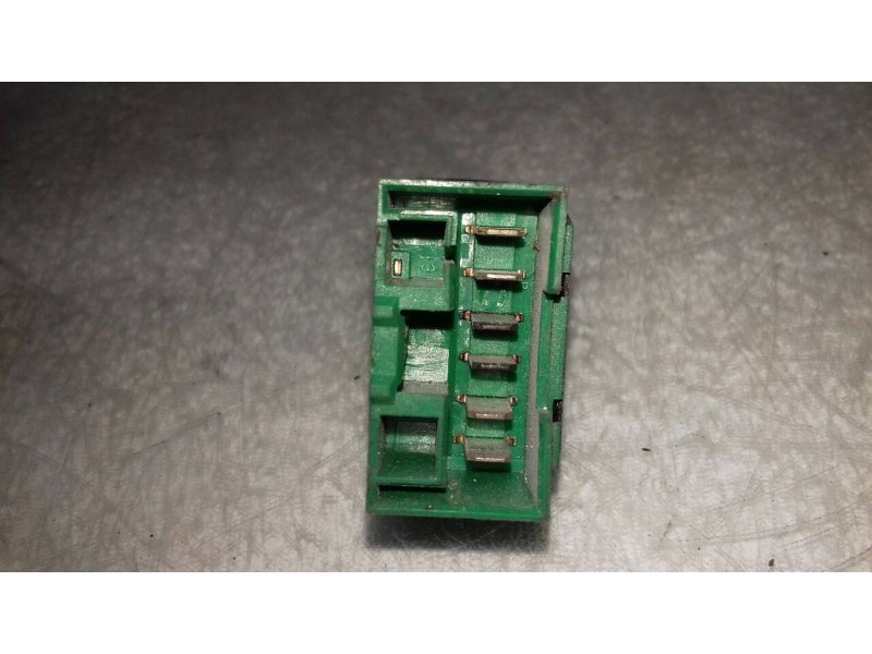 Recambio de mando elevalunas delantero derecho para lancia lybra berlina 1.9 jtd referencia OEM IAM A223  