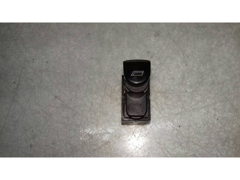 Recambio de mando elevalunas trasero derecho para lancia lybra berlina 1.9 jtd referencia OEM IAM A223  