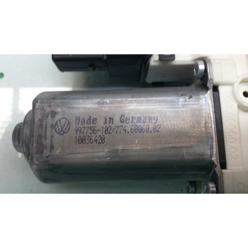 Recambio de motor elevalunas trasero izquierdo para volkswagen passat variant (3c5) advance referencia OEM IAM 1C9959703 9752802