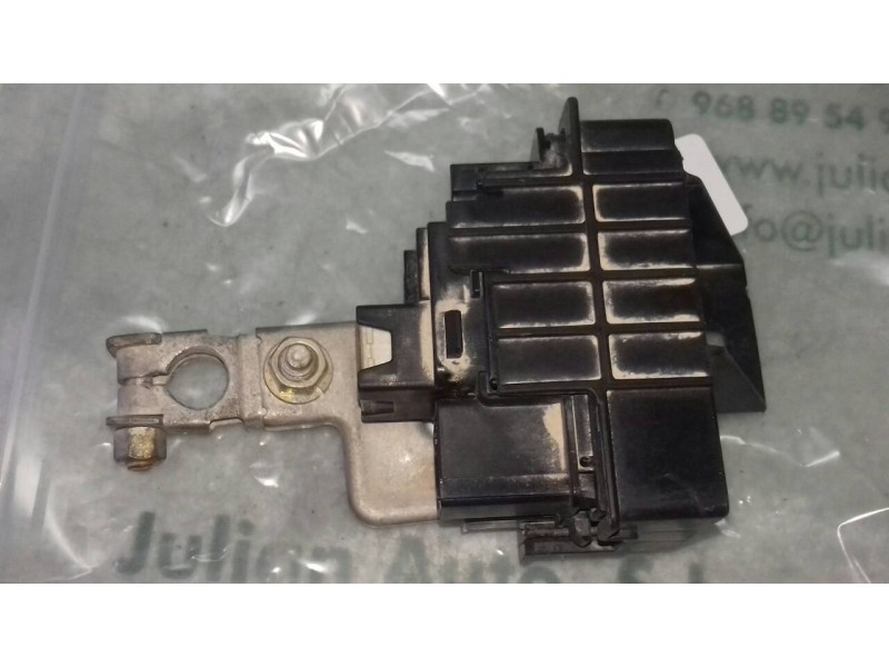 Recambio de caja reles / fusibles para toyota prius (nhw20) basis referencia OEM IAM 1798GA1  