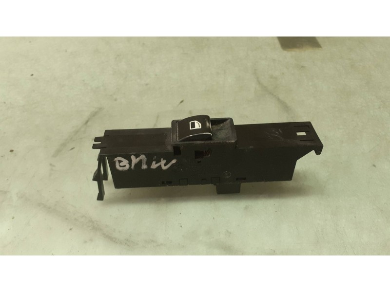 Recambio de mando elevalunas trasero izquierdo para bmw serie 3 compact (e46) 316ti referencia OEM IAM 03120320  