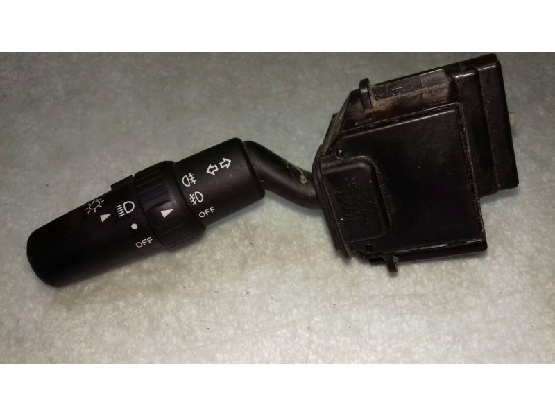 Recambio de mando intermitentes para mazda 3 berlina (bk) 1.6 crdt active referencia OEM IAM 17D682  